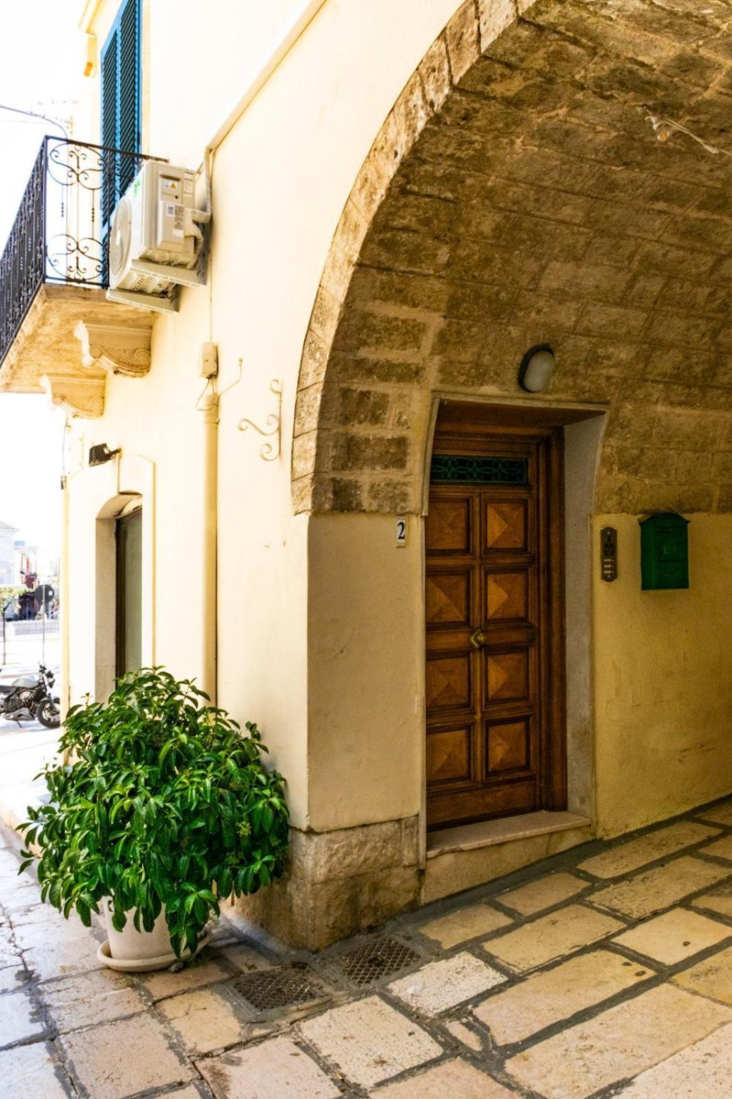 דירות מולה די בארי Palazzo Vaaz מראה חיצוני תמונה
